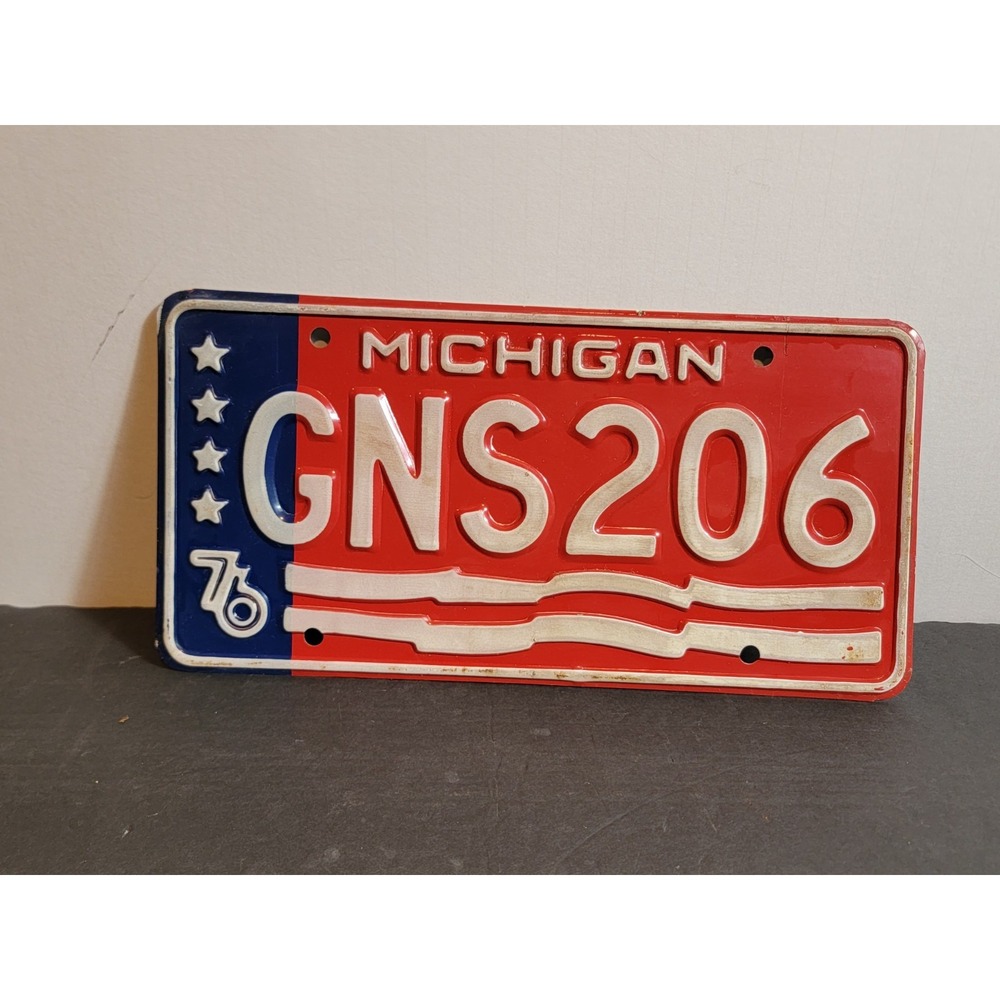 Vintage 1976 Michigan License Plate (GNS 206) Bicentennial Red White Blue Art